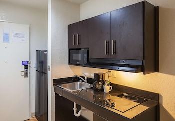 Standard Room, 1 King Bed, Mobility Accessible, Smoking