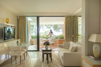 Deluxe Room, 1 King Bed