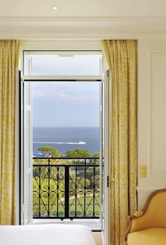 Suite, 1 King Bed, Sea View