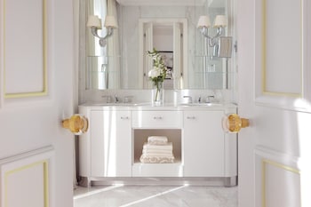Suite (French Riviera)