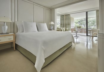 Deluxe Room, 1 King Bed