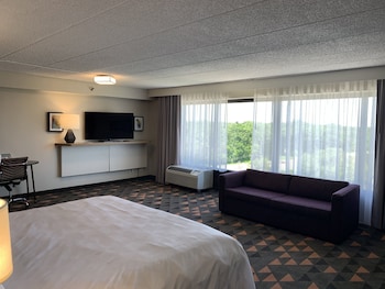 Standard Room, 2 Queen Beds, Lake View