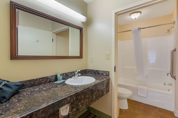 Standard Room, 2 Queen Beds, Non Smoking, Refrigerator & Microwave (1st Floor)