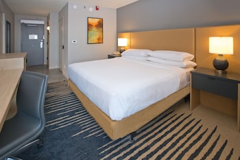 Room, 1 King Bed, Accessible, Poolside (Mobility & Hearing, Bathtub)