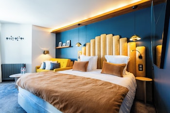 Triple Room, slope view