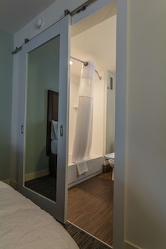 Room, 2 Queen Beds, Non Smoking