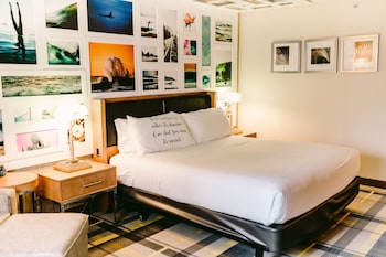 Suite, 1 King Bed, Non Smoking (Deans)