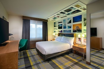 Room, 1 Queen Bed, Accessible (Roll-In Shower)