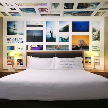 Room, 1 Queen Bed (Campus)