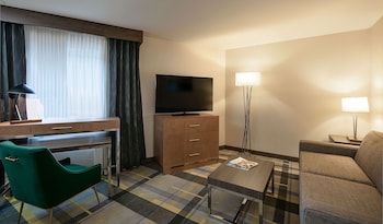Suite, 1 King Bed (Grad)