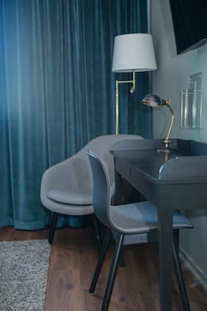 Double Room (Compact Double)