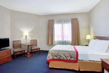 Room, 1 Double Bed (Mobility, Bathtub W/ Grab Bars)