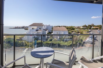 Chambre Familiale avec Balcon et vue partielle sur la mer