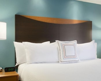 Room, 1 Queen Bed (Mobility/Hearing Accessible, Tub)