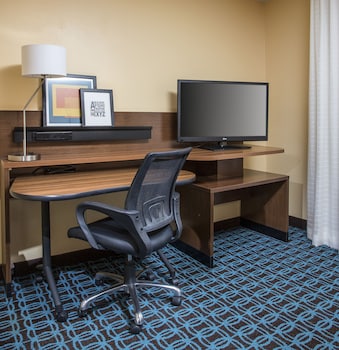 Room, 1 Queen Bed (Mobility/Hearing Accessible, Tub)
