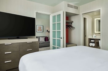Suite, 1 King Bed