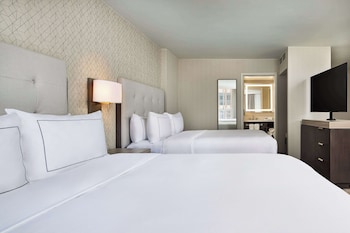 Studio Suite, 2 Queen Beds, Accessible (Mobility/Hearing, Roll-in Shower)