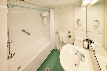 2 Double beds standard with Sea View