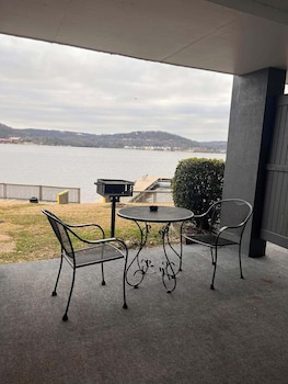 Deluxe Room, 2 Queen Beds, Non Smoking (Lakefront)