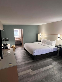 Standard Room, 1 King Bed