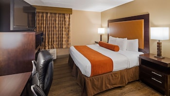 Standard Room, 1 King Bed, Non Smoking, Refrigerator & Microwave