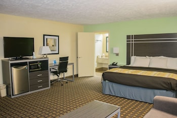 Standard Room, 1 King Bed, Non Smoking, Refrigerator