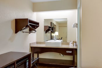 Deluxe Room, 2 Queen Beds, Non Smoking