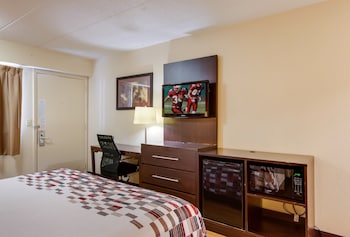 Deluxe Room, 1 King Bed, Accessible, Non Smoking (Roll-In Shower)