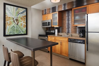 Studio (Mobility/Hearing Accessible, Tub)