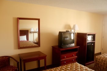 Deluxe Room, 1 King Bed, Non Smoking, Refrigerator & Microwave