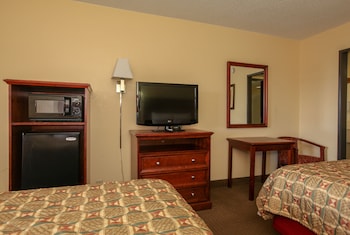 Deluxe Room, 2 Queen Beds, Non Smoking, Refrigerator & Microwave