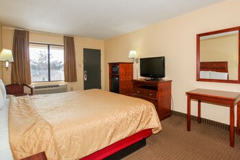 Deluxe Room, 1 King Bed, Non Smoking, Refrigerator & Microwave