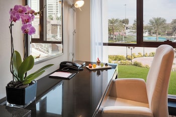 Standard Room, Multiple Beds, Garden View