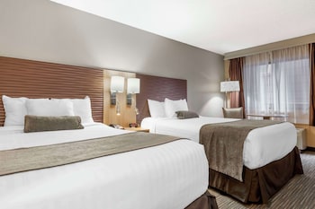 Standard Room, 2 Double Beds, Accessible, Bathtub