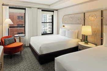 Deluxe Room, 2 Queen Beds, City View (Mobility/Hearing Access, Roll-in Shwr)