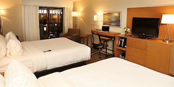Standard Room, Multiple Beds, Pool Access