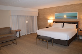 Suite, 1 King Bed, Non Smoking, Pool View