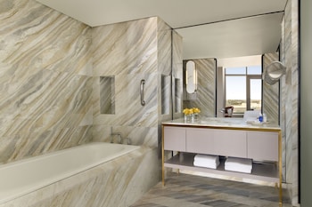 Junior Suite, 1 King Bed