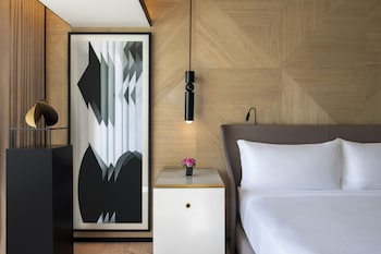 Deluxe Room, 1 King Bed, Sea View (King)