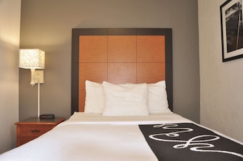 Deluxe Suite, Multiple Beds, Non Smoking (Deluxe Family Suite)