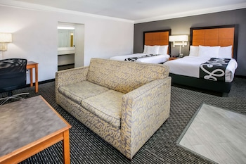 Deluxe Room, 2 Double Beds, Non Smoking (Efficiency)