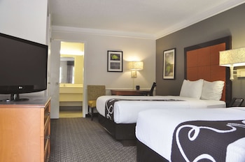 Deluxe Suite, Multiple Beds, Non Smoking (Deluxe Family Suite)