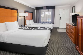 Room, 2 Double Beds, Accessible, Non Smoking (Mobility, Tub w/ Grab Bars)