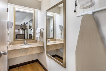 Deluxe Room, 2 Double Beds (Smoke Free)
