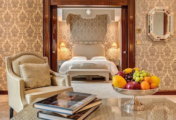 Deluxe Suite (Grand Forum)