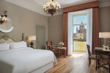 Grand Suite, 1 King Bed, River View