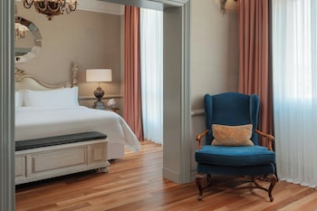 Junior Suite, 1 King Bed