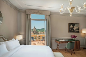 Presidential Suite, 1 King Bed, Terrace, River View