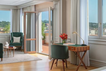 Suite, 1 King Bed, Terrace, River View (Belvedere)