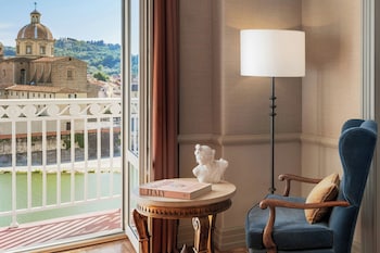 Junior Suite, 1 King Bed, River View